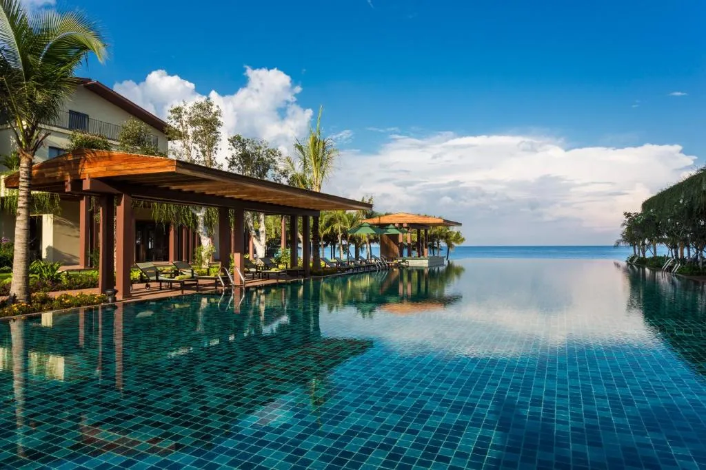 Luxury Resorts