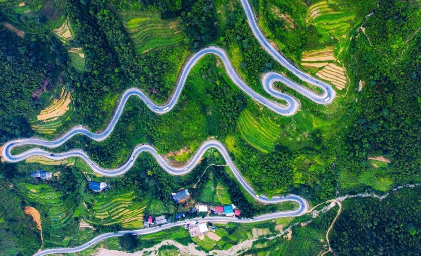 Ma Pi Leng Pass and karst peaks on the Ha Giang Loop