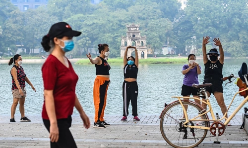 Morning Exercise (Hoan Kiem Lake)