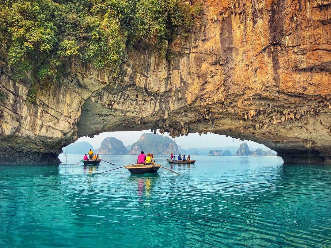 bai-tu-long-bay
