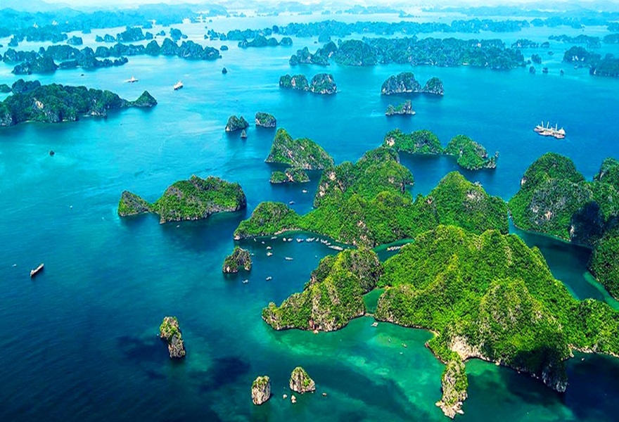 Ha Long Bay Overview